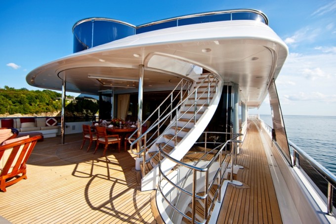 Blue Moon -  Bridge Deck Aft